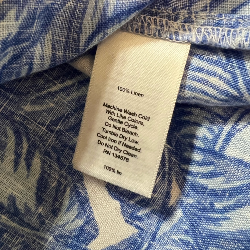 Vineyard vines 100% linen, banana leaf white and blue tunic shirt - Picture 11 of 11